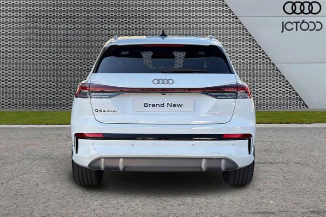 AUDI  Audi Q4 Photo 7