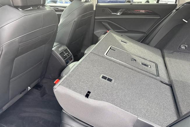 VOLKSWAGEN Passat Photo 44