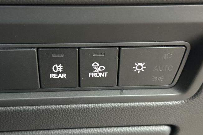 VOLKSWAGEN Touareg Photo 24