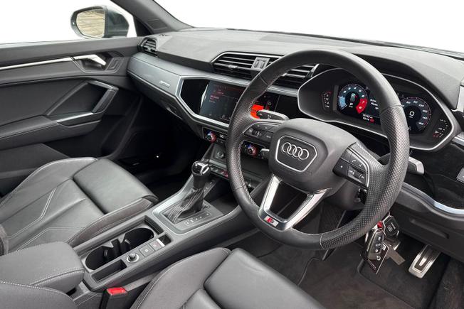 AUDI Q3 Photo 6