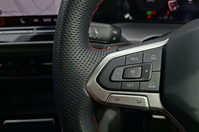 VOLKSWAGEN Golf Photo 16