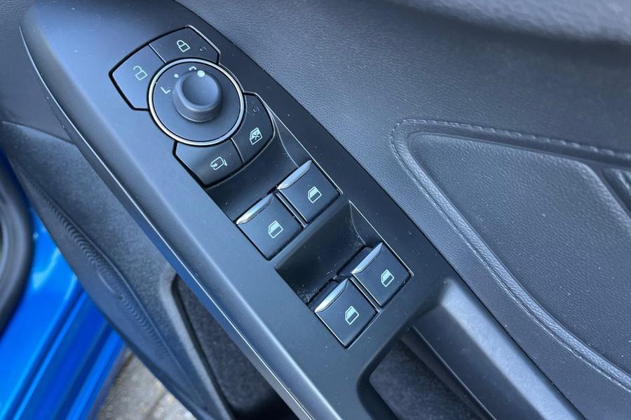 Ford Focus Photo autoimg-c598c91fe4bf327da02a6b1980d18ab60f0f6fa0.jpg