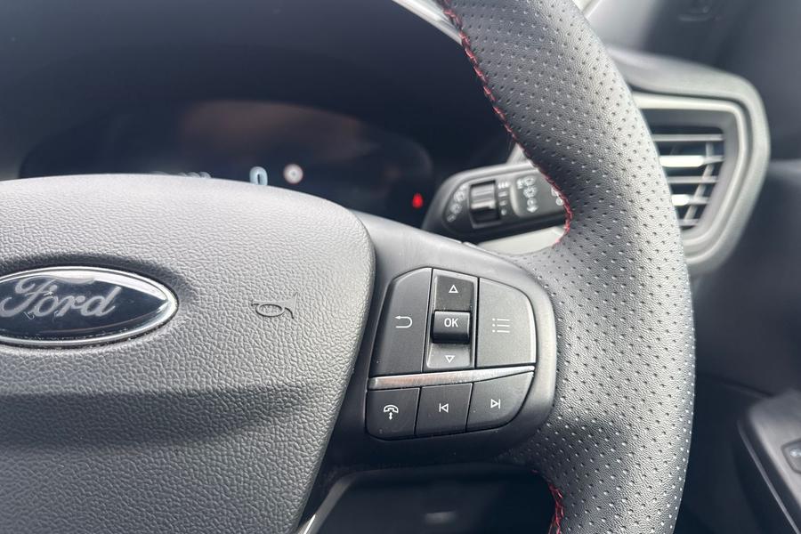 Ford KUGA Photo autoimg-c59b05b863a1a782772de2606ee59f98c7ee184c.jpg