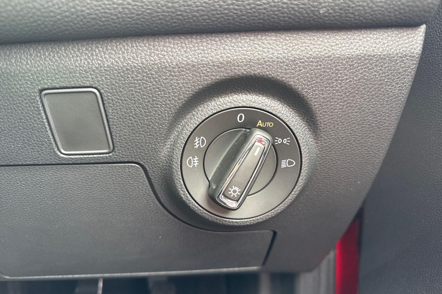 SEAT ARONA Photo 21