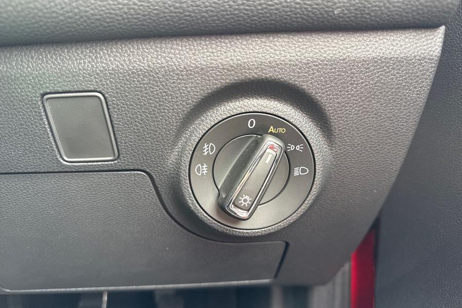 SEAT ARONA Photo autoimg-c59bead32ab9a468846a297f2e127808fbce40dc.jpg