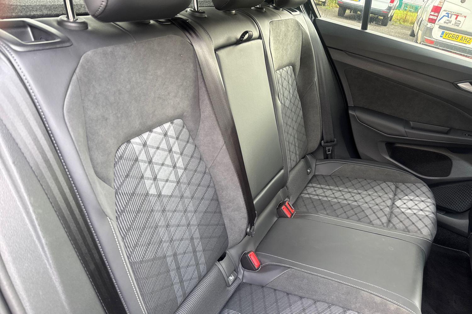 Volkswagen GOLF Photo 19