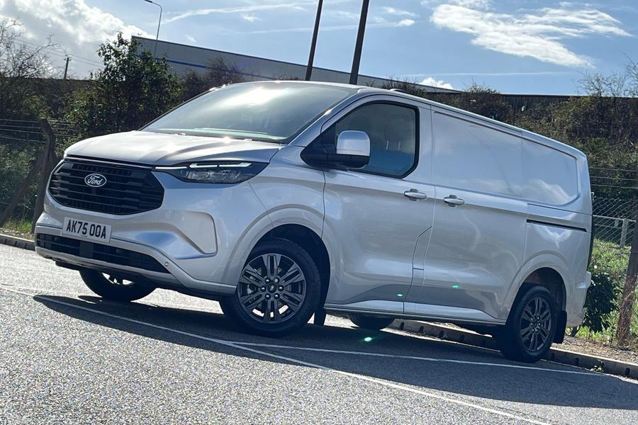 Ford TRANSIT CUSTOM Photo autoimg-c5a1c3666e422a3bc7109ba6bd32e1ded8e317f3.jpg