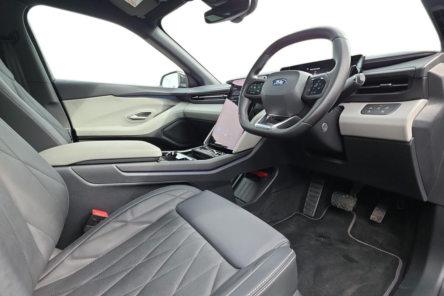 Ford Explorer Photo 13
