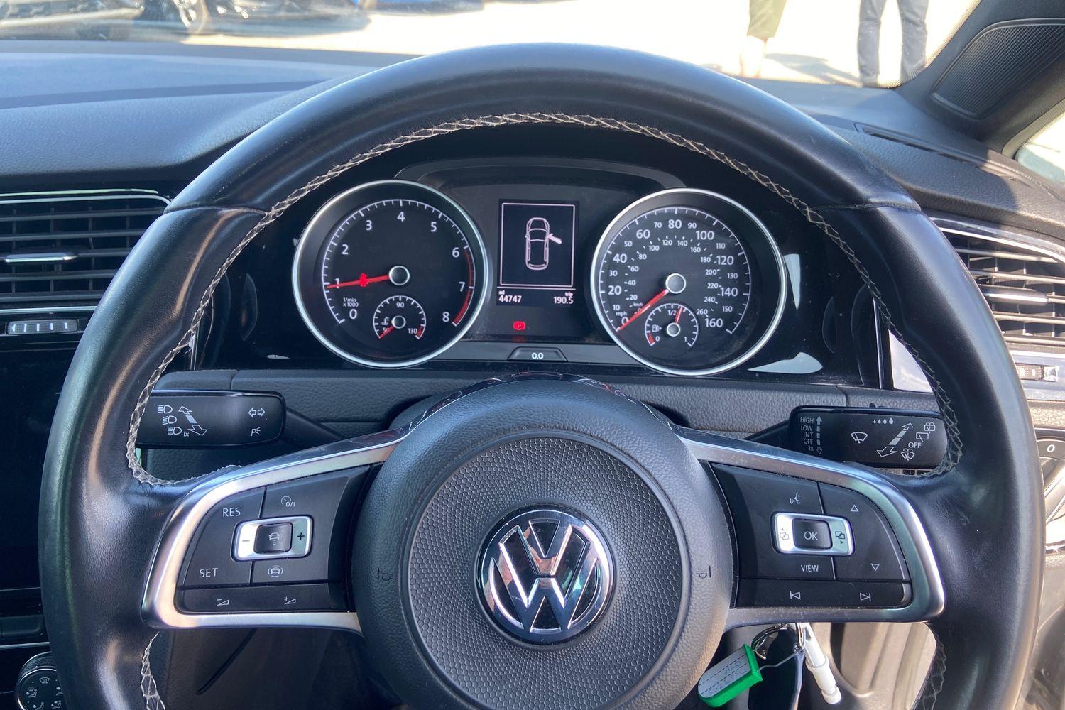 Volkswagen GOLF Photo 11