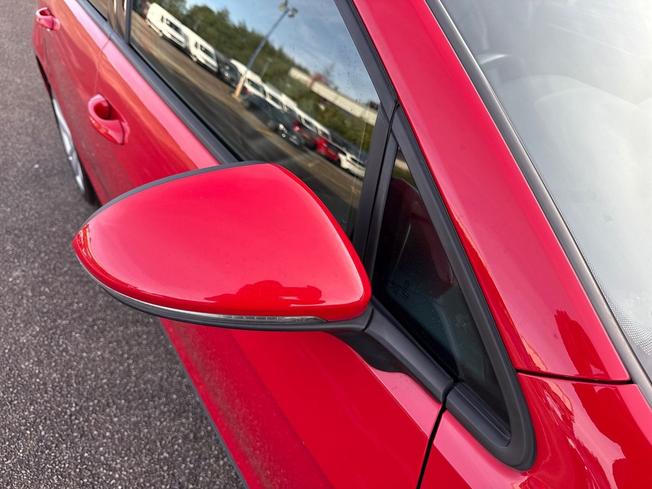 VOLKSWAGEN Golf Photo 20