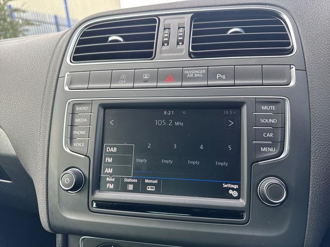 VOLKSWAGEN Polo Photo 13