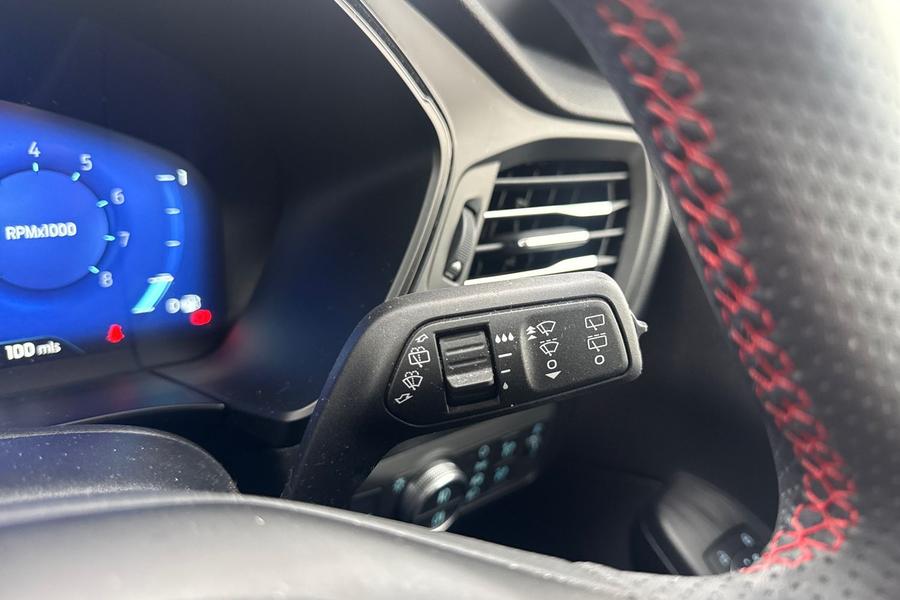 Ford KUGA Photo autoimg-c5ac5fea121ff386ab244226d770e8b87d9b600b.jpg