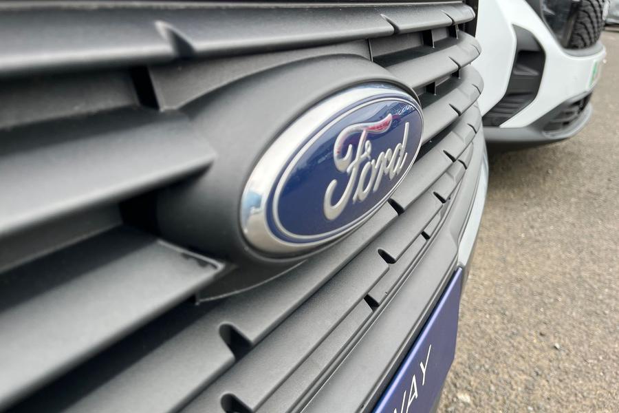 Ford TRANSIT CONNECT Photo autoimg-c5ad0ab1a45610ea41f96ff1d030a6098e9ca932.jpg
