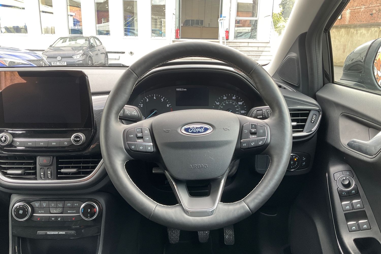 Ford PUMA Photo 11
