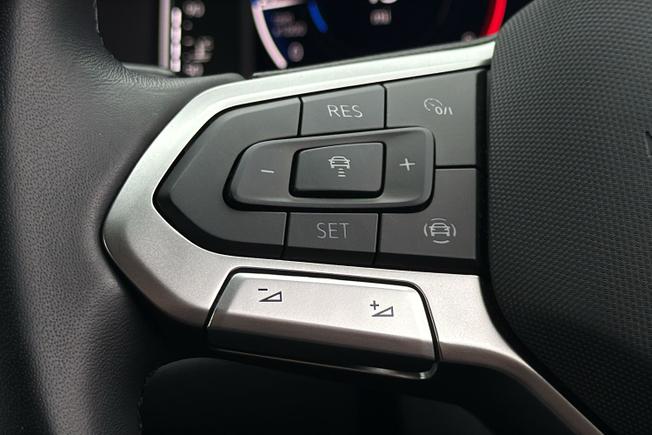 VOLKSWAGEN T-Roc Photo 16