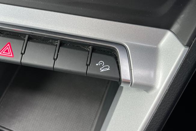 AUDI Q3 Photo 38