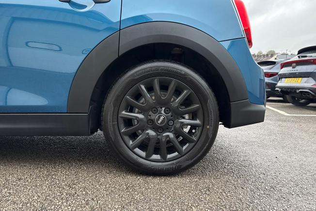 MINI Hatchback Photo 24