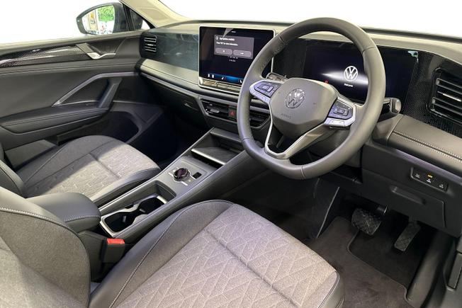 VOLKSWAGEN Tiguan Photo 6