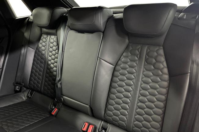 AUDI RS3 Photo 9