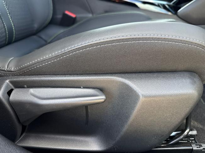 PEUGEOT E-208 Photo 26