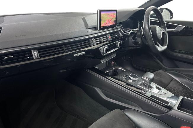 AUDI RS5 Photo 2