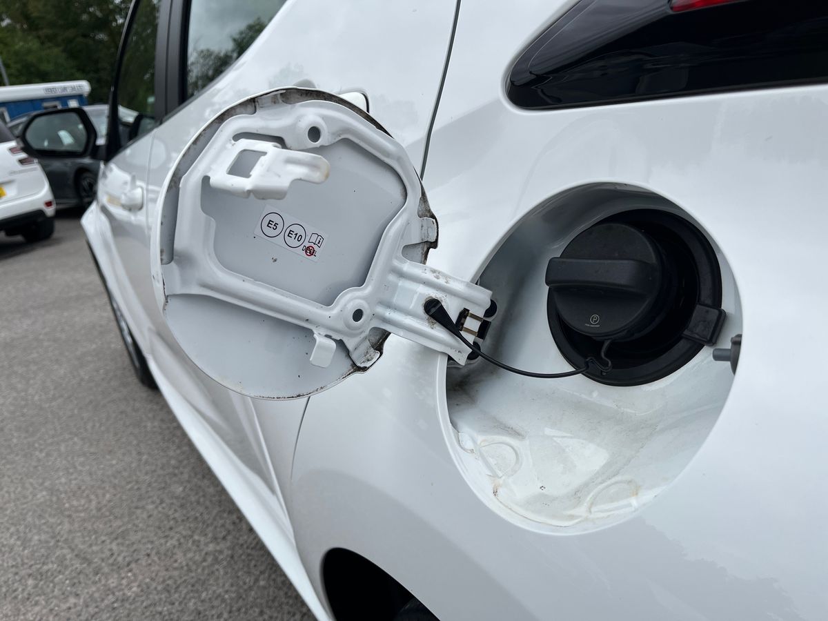 Mazda Mazda2 HYBRID Photo 22