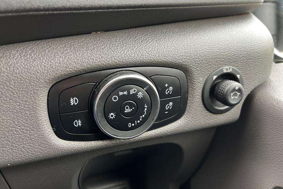 Used FORD TRANSIT HN71OMK 15