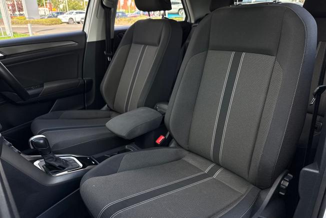Volkswagen T-Roc Photo 21