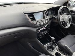 HYUNDAI Tucson Photo 2