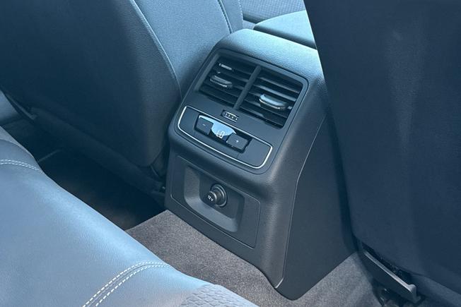 AUDI A4 Photo 29
