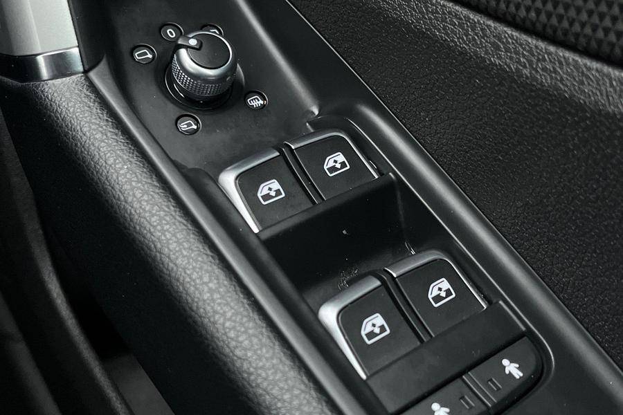 Audi Q2 Photo autoimg-c5ddd56dac2db16476c9f682139f7447bdc7c577.jpg