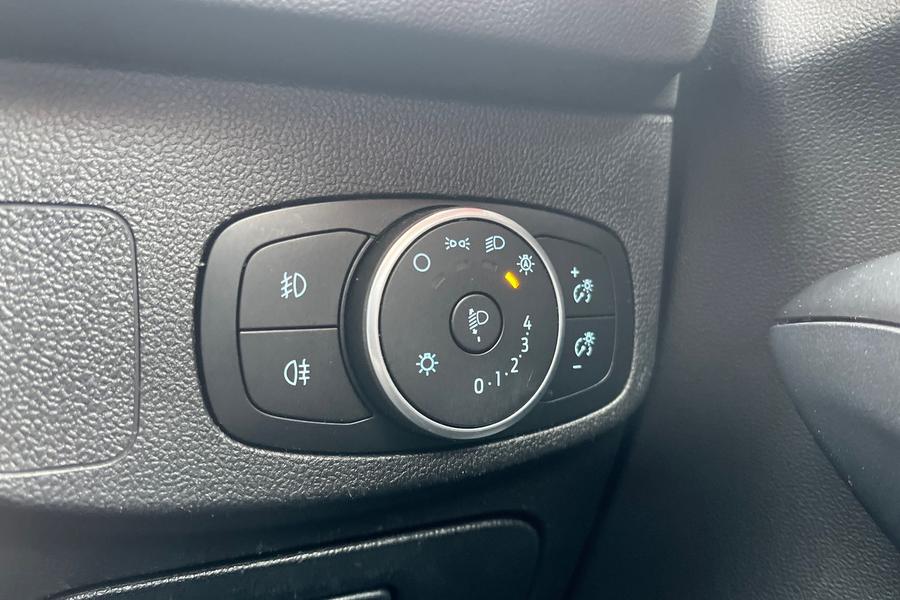 Ford FOCUS Photo autoimg-c5df440a562102d39ca4d36f85d7779de88ffb52.jpg