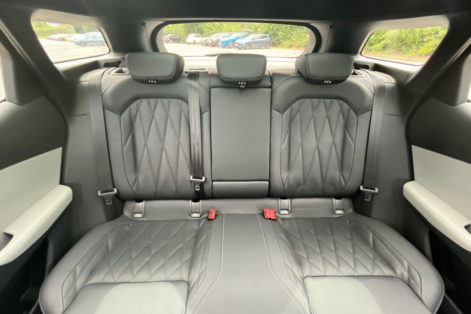 Ford Explorer Photo 19