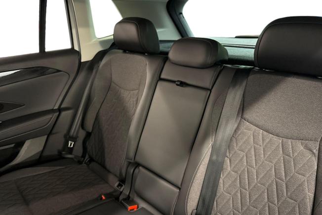 VOLKSWAGEN Tiguan Photo 9