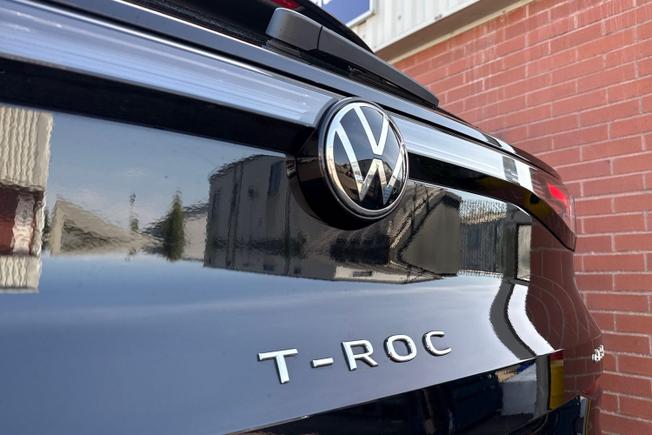VOLKSWAGEN T-Roc Photo 21