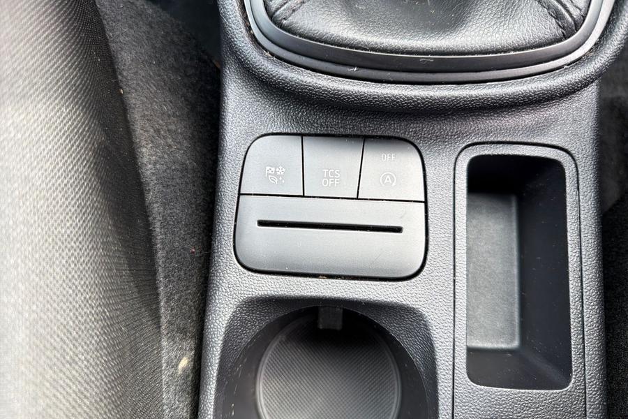 Ford FIESTA Photo autoimg-c5f25a011060b868ddcc2a1f3df191996fa6447c.jpg