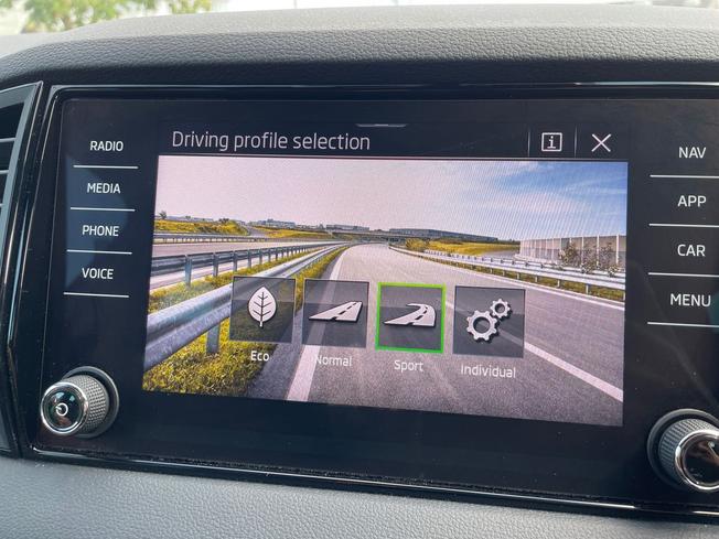 ŠKODA Karoq Photo 26