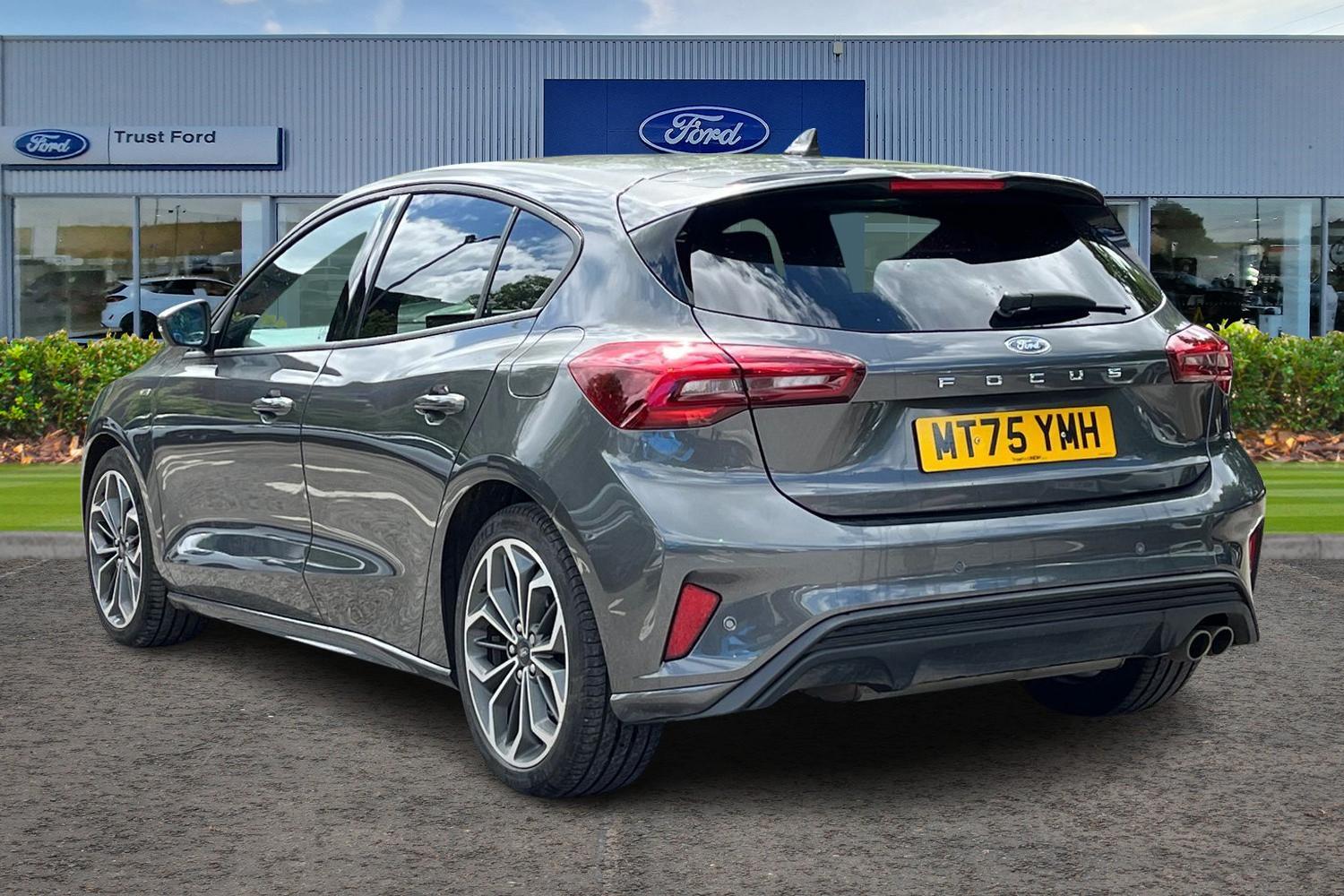 Ford Focus Photo 1