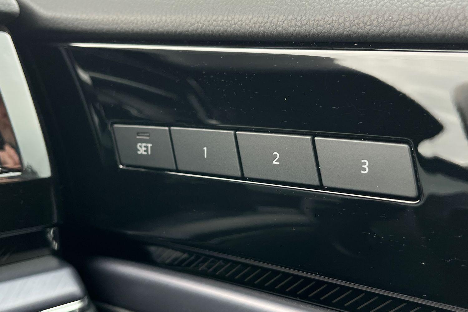 Volkswagen TOUAREG Photo 28
