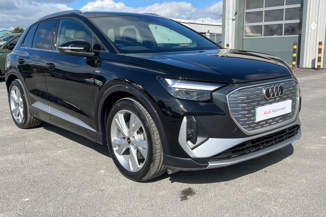 Audi Q4 e-tron Photo 21