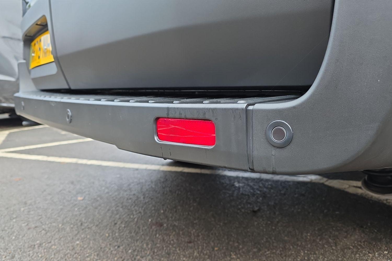 Ford E-TRANSIT Photo 26