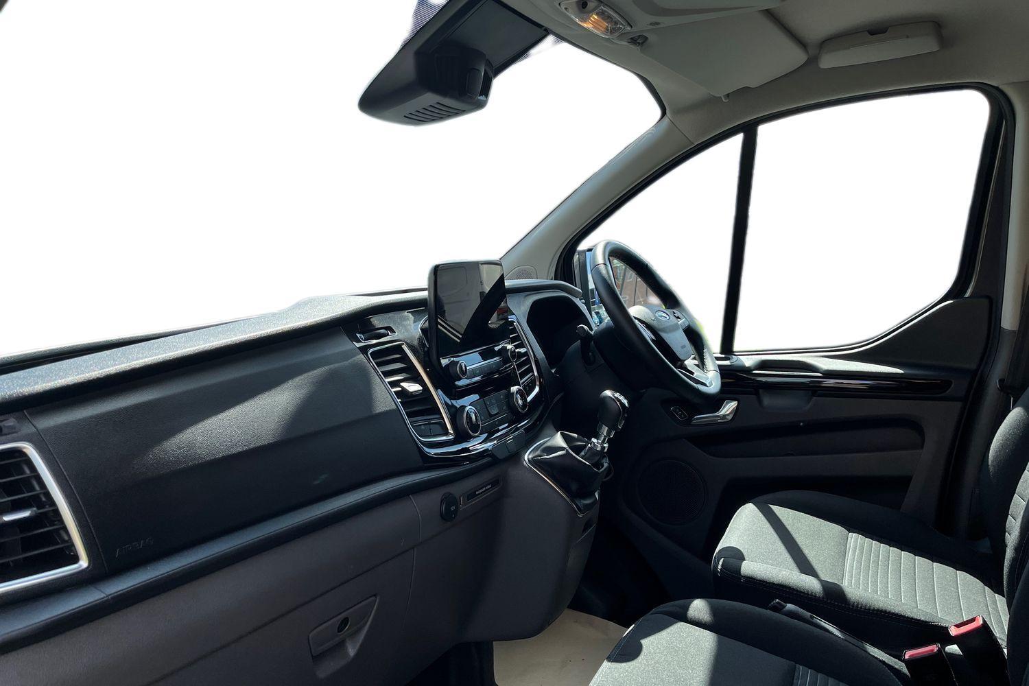Ford TRANSIT CUSTOM Photo 2