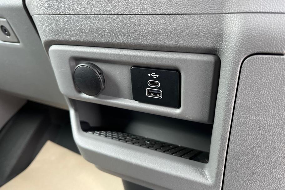 Used Ford TRANSIT CUSTOM AO25UCL 27