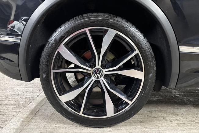 VOLKSWAGEN Tiguan Photo 5
