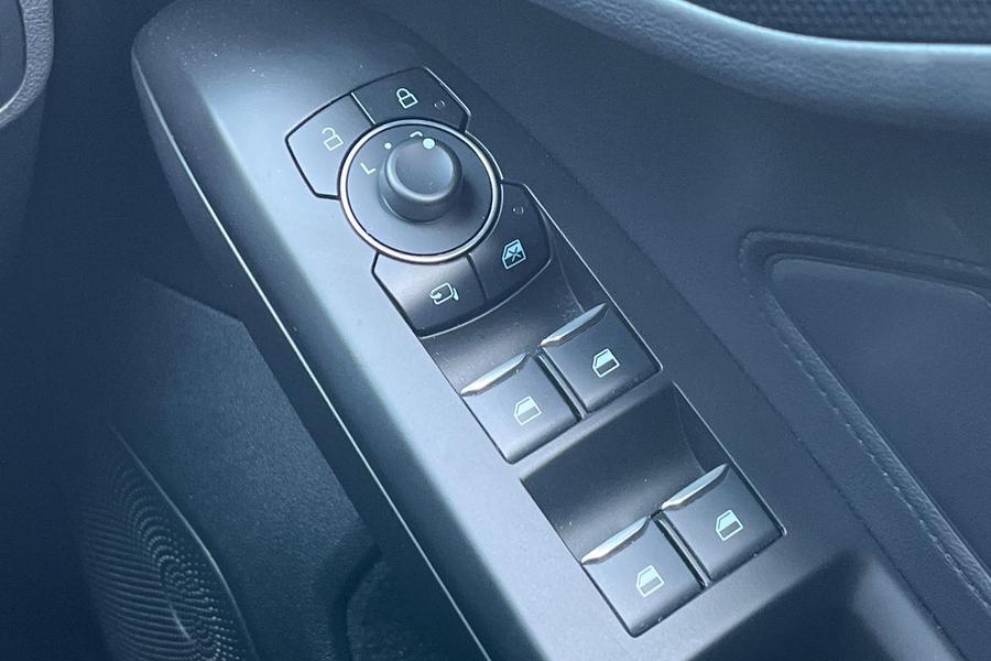 Ford Focus Photo autoimg-c60dd8667ae813b4e192460e17f3441fa1d5053a.jpg