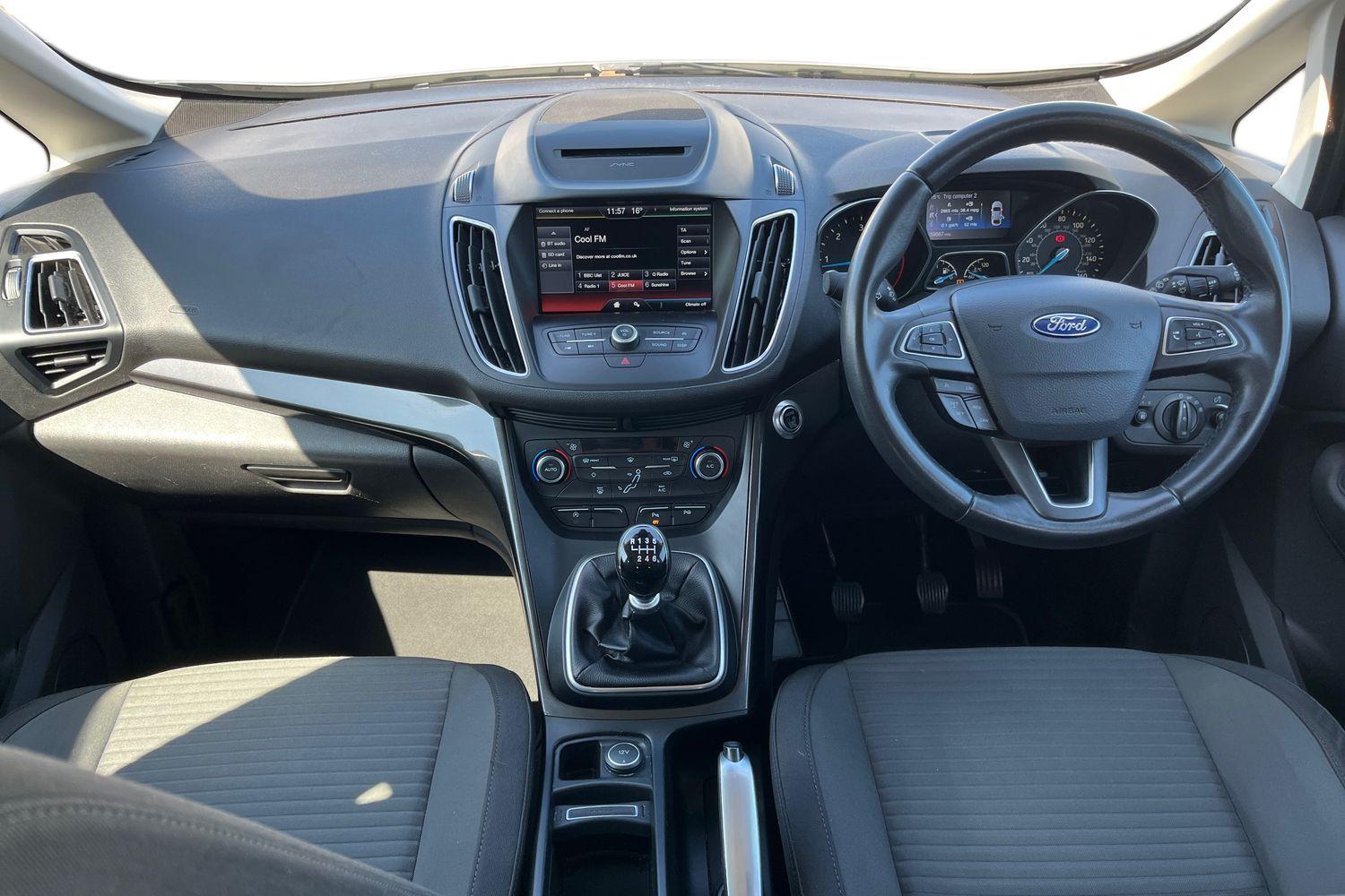 Ford GRAND C-MAX Photo 9