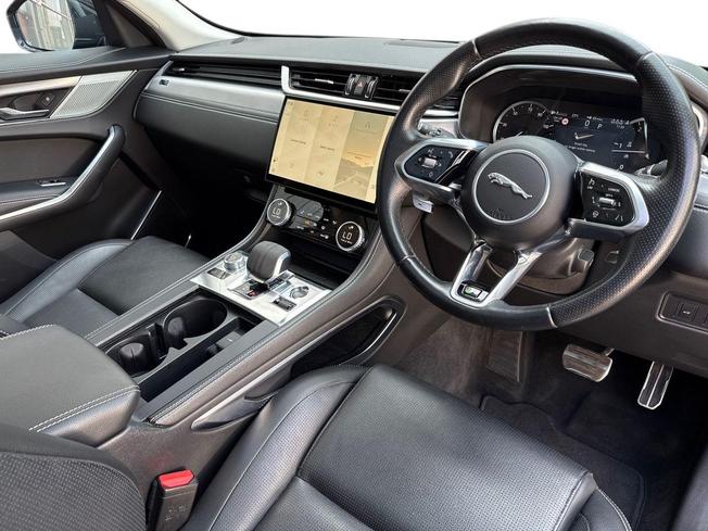 JAGUAR F-Pace Photo 6