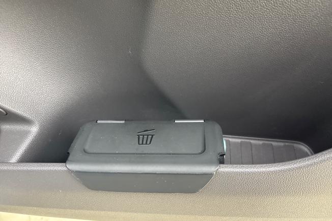 VOLKSWAGEN Multivan Photo 29