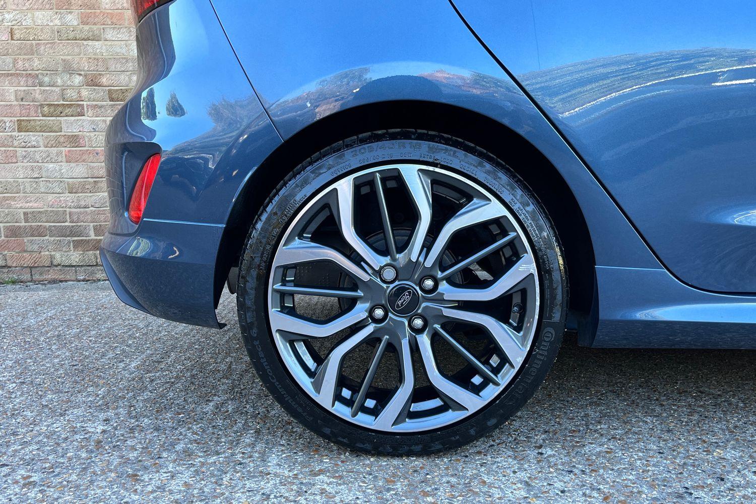 Ford FIESTA Photo 7
