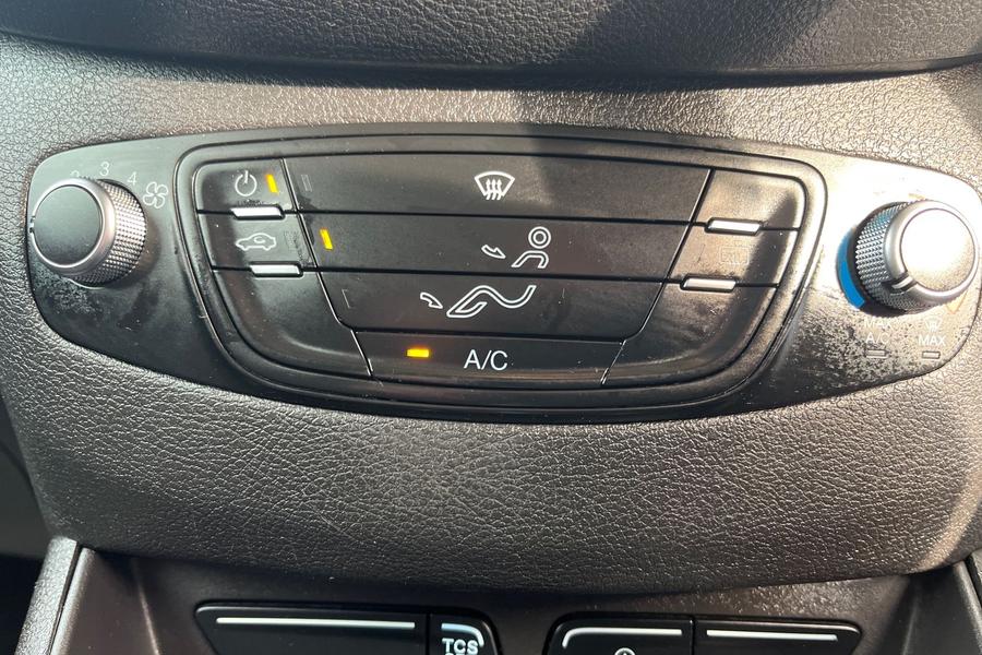Ford TRANSIT COURIER Photo autoimg-c615dc604b228e77da7d493c1ac8fddb3edc080a.jpg
